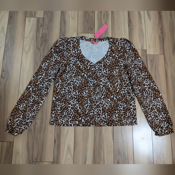 Lilly Pulitzer Tops - NWT! Lilly Pulitzer Jansen V-Neckline Sweatshirt Chocolate My Favorite Spot L